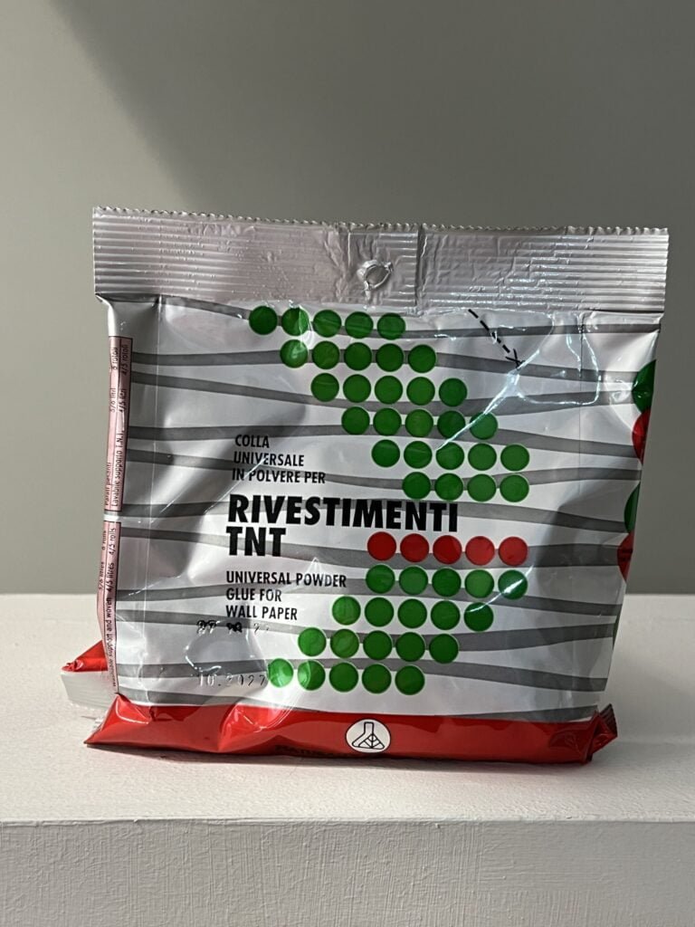 Cola adhesivo TNT Pequeño 100GR